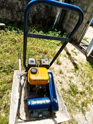 Máquina compactadora de solo PV 2000