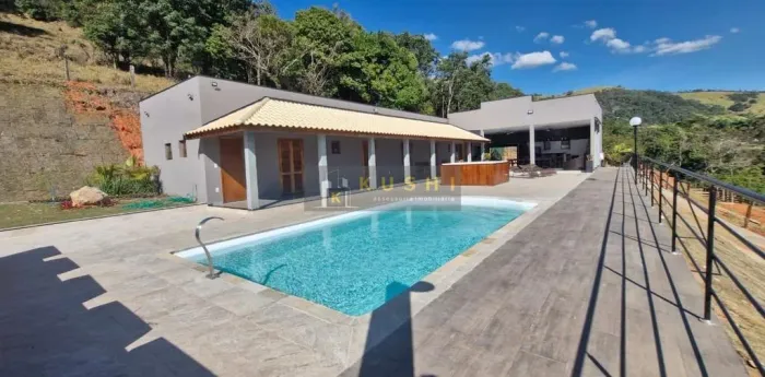 Sítio à venda em Monte Sião, Grotão, com 4 quartos, com 25000 m²