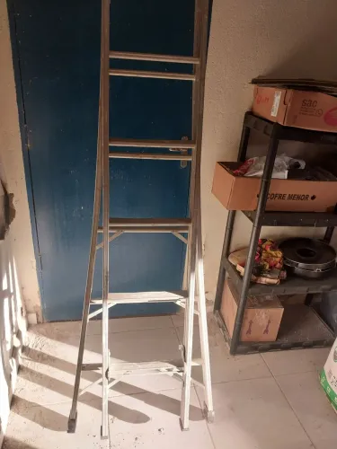Escada de alumínio 2etapas