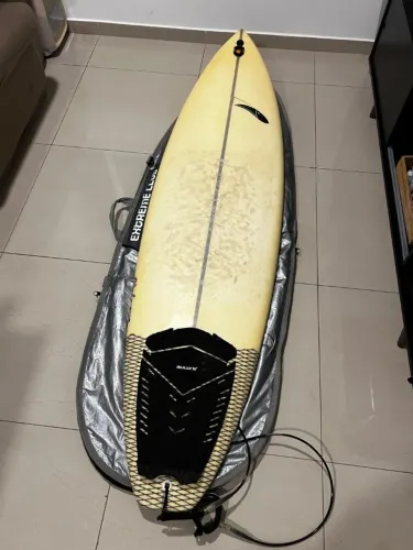 Prancha de Surf Tropical Brasil 6.7 - Ótima pra iniciantes + quilhas, leash e capa