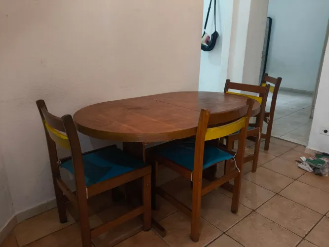 *Título:*<br>Mesa de Jantar Super Firme + 4 Cadeiras (Desapego / Ideal p/ Reforma)