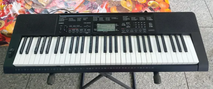 Teclado Casio ctk3200 + suporte ( entrego )