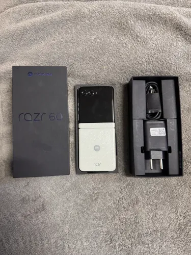 MOTO RAZR 60