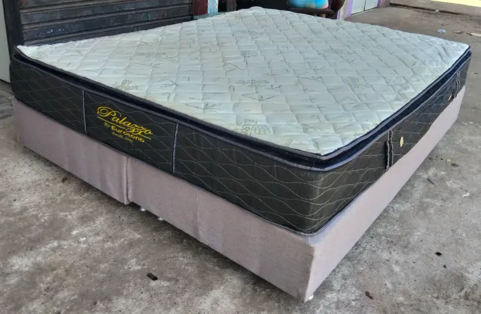 Cama queen 