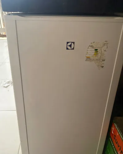 Frigobar Eletrolux 90litros