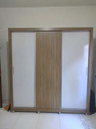 Vendo guarda roupa de casal pouco tempo de uso seminovo preço oportunidade motivo mudanca
