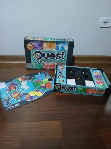 Jogo de tabuleiro QUEST USADO