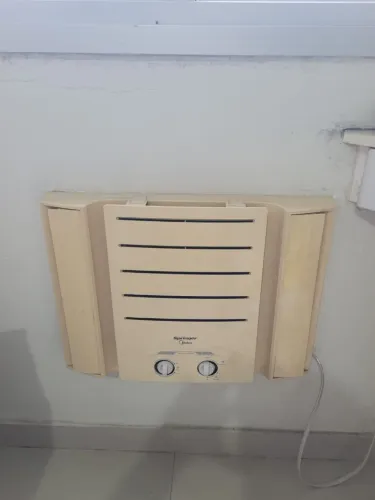 Ar de janela Spring instalado pra tentar 