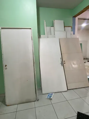 Vendo 3 portas em MDF original 