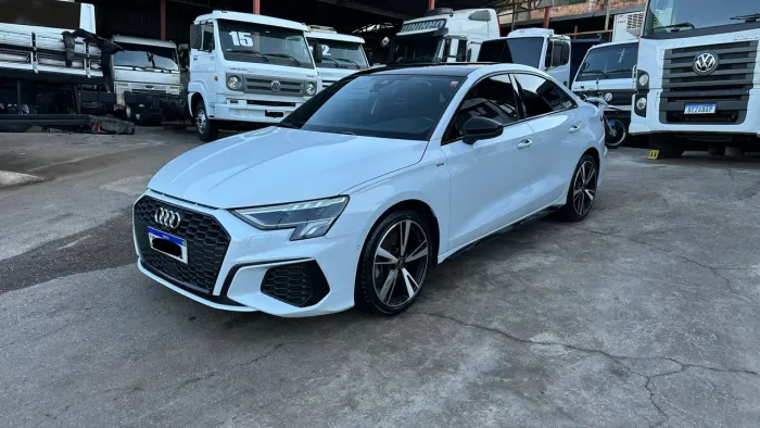 Audi A3 Sed. Perform. Black 2.0 TFSI S-tronic 2023