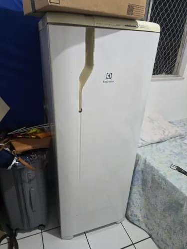 Geladeira electrolux