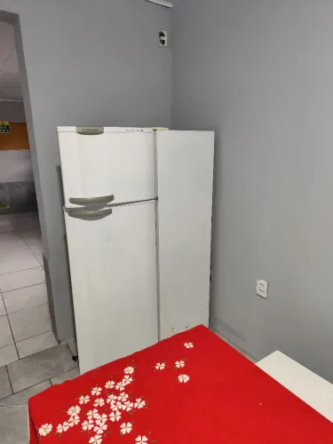 Geladeira Eletrolux tudo funciona 300