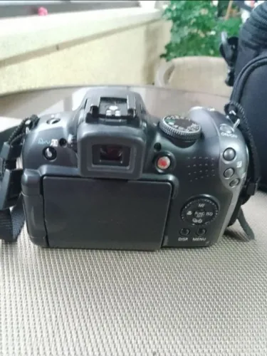 Câmera fotográfica Canon piwershot sx 10 IS( 10.0 mega pixels funcionando perfeitamente)