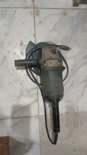 Lixadeira Makita 9 polegadas 