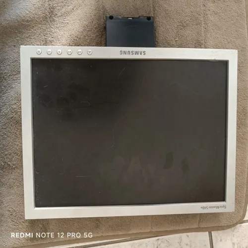 Monitor 15 Samsung Syncmaster 540n defeito aproveitar peças