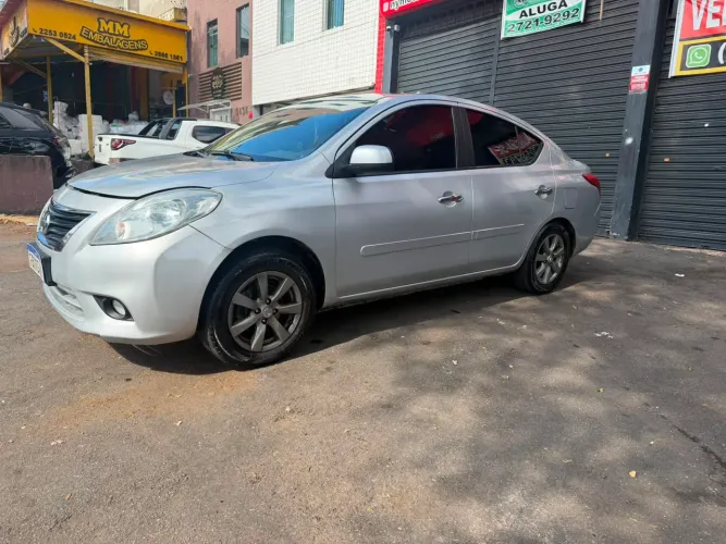 Nissan Versa SL 1.6 16V Flex Fuel 4P Mec. 2013