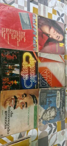 Coleção de disco de vinil 75 discos