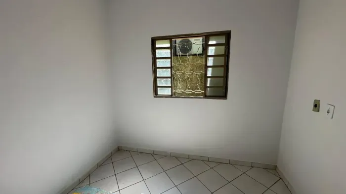 Imóvel para aluguel tem 50 metros quadrados com 2 quartos em Vila Maria Dilce - Goiânia - 