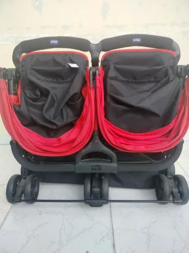Carrinho duplo para bebê Chicco