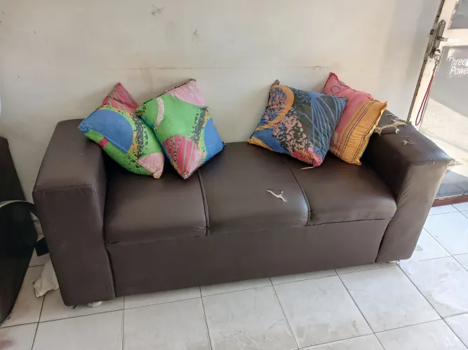 Sofá 3 lugares sem encosto