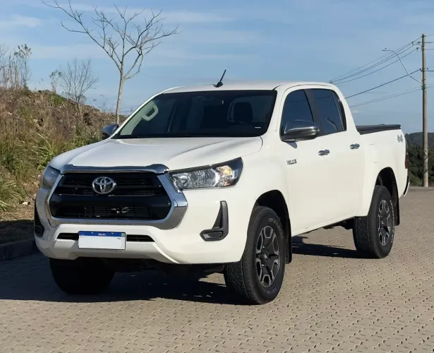 Toyota Hilux CD 4X4 2.8 Diesel Mec. 2021