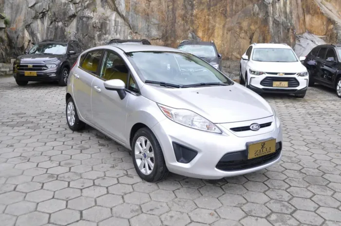 Ford Fiesta SE 1.6 16V Flex 5P 2013
