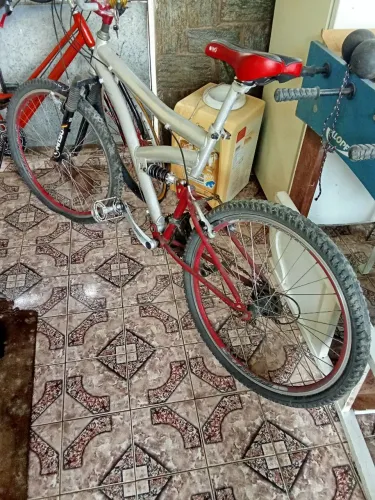 Vendo bike de alumínio aro 26