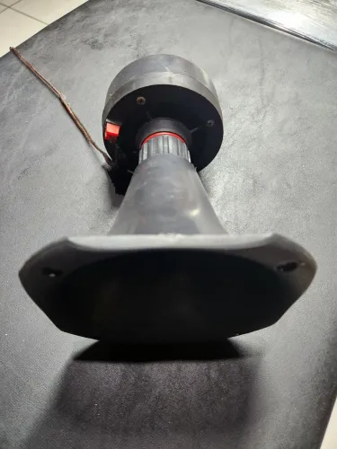 Corneta FAK Car Audio com Cone - Usada