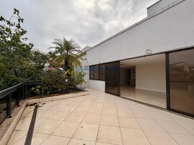 Cobertura linear com direito de laje, no Jardim Oceânico, com 195m²