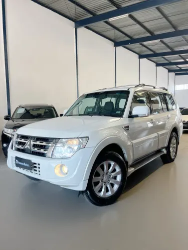 Mitsubishi Pajero HPE Full 3.2 4X4 T.i.dies. 5P AUT 2014