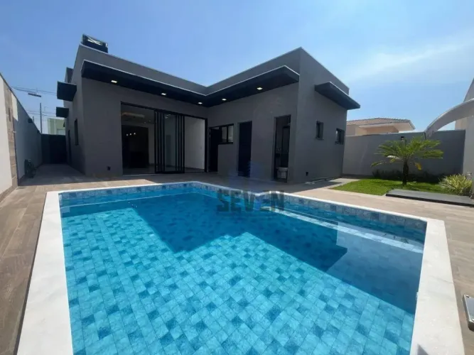 Casa à Venda no Condomínio Quinta Ranieri Green 3 Suítes, Piscina e Churrasqueira
