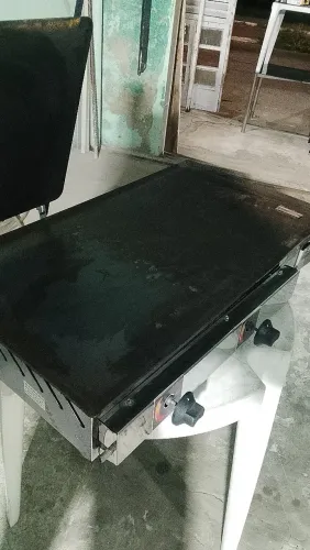 Chapa de lanchonete semi nova pouco usada