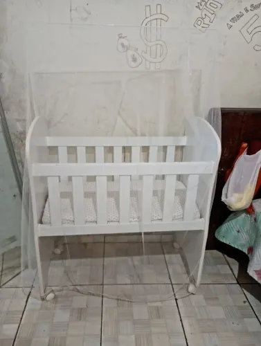 Vendo mimi berço  acompanha o colchão e o vel