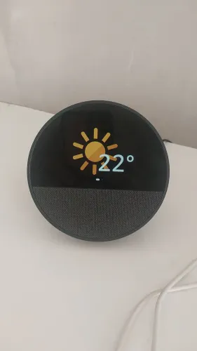 Alexa Echospot preta 3 meses de uso