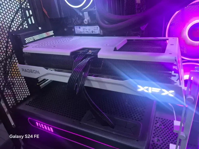 Rx 9070 xt 16gb xfx