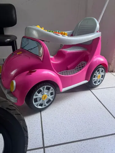 Vende carrinho pouco tempo de uso