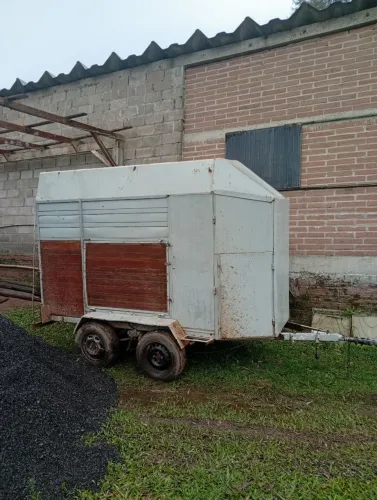Reboque de 2 cavalos - 2016