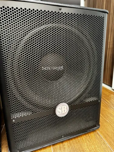 4 caixas de som Soundbox ativas, 2 sub e 2 altas