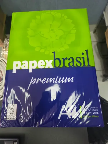 Pacote de papel A4 Papex do Brasil