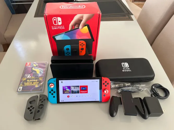 Nintendo Switch OLED Desbloqueado + Pokémon Violet | Excelente Estado (1 ano de uso)