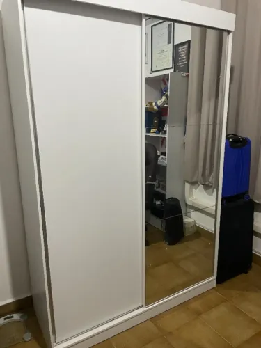 Guarda-Roupa Solteiro com Espelho 2 Portas de Correr, 2 Gavetas e cabideiro
