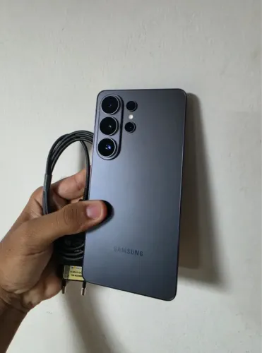 *Galaxy S26 Ultra 5G*  12/256GB Seminovo  Carregador, sem caixa  *R$5799,00*