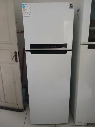 Vendo Geladeira Midea de 295L