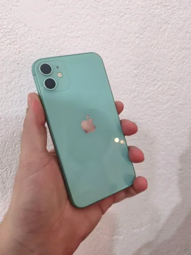IPHONE 11 Verde -128 74% (Impecável)