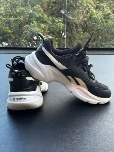 Tenis preto Reebok tam 39