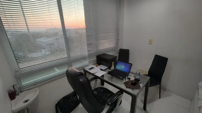 Sala comercial no Condomínio Icon em São Gonçalo - RJ