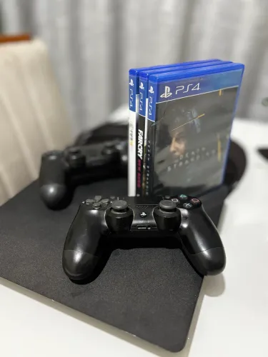 Vendo PS4 único dono