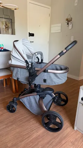 Carrinho de bebê Vulkan 360° da marca Dzieco