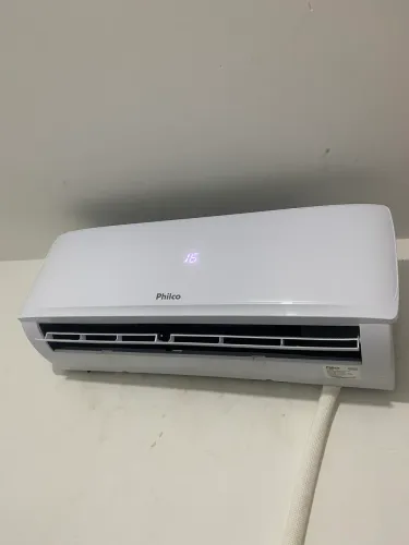 Ar condicionado Philco 9000 BTU/H - 220V