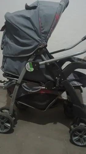 Carrinho de bebe semi novo 